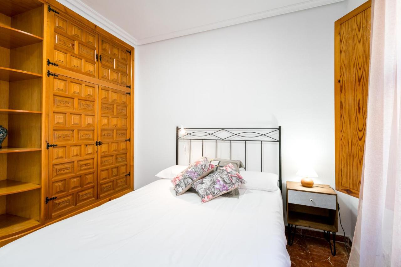 Ferienwohnung Holi-Rent Estrella Sevilla Exterior foto
