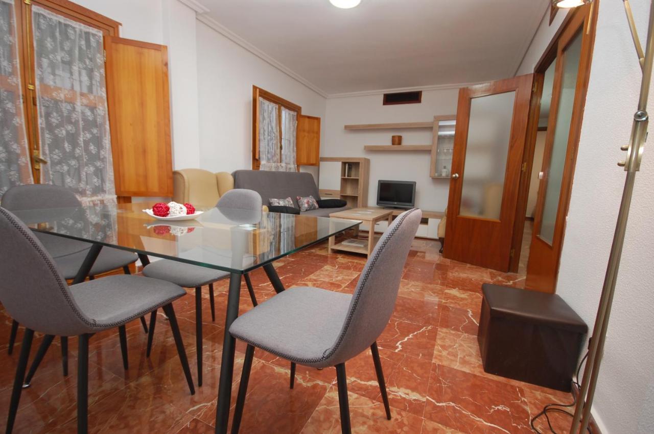 Ferienwohnung Holi-Rent Estrella Sevilla Exterior foto